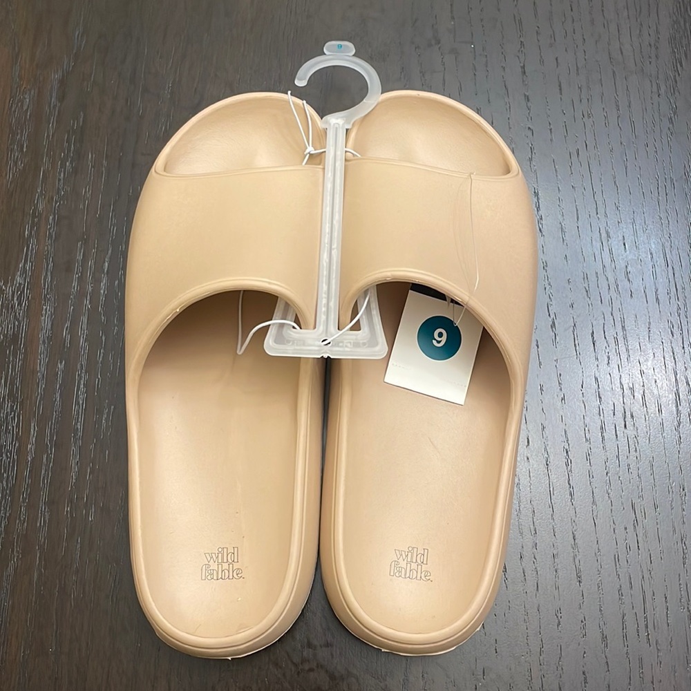 Wild Fable Tan Sandals 9 NWT